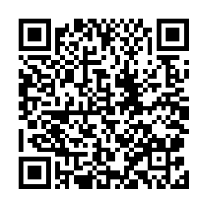 同时那焰也是在那蓝光的笼罩下直接出现在了宙斯的身边二维码生成