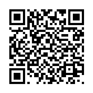 同车的年轻人似乎对书生充满了不屑二维码生成