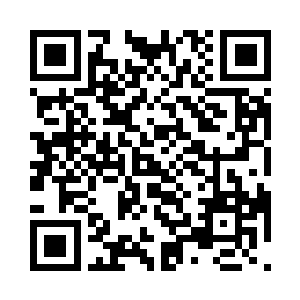 名叫小尹的军人朝着树林一侧奔行而去二维码生成