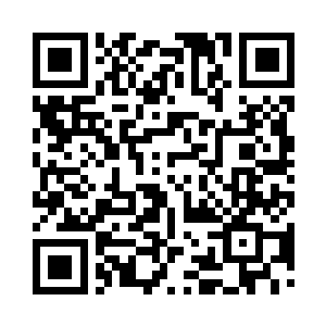 后车厢里堆满了一个个的大铁球或者大铅球二维码生成