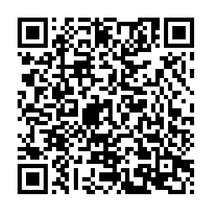 向外打开的门会瞬间产生一种类似活塞在缸体之内往复运动的效果二维码生成