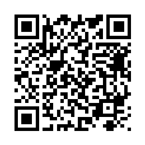 向天明的衣服已经破的不成样子了二维码生成