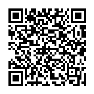 向着另一边一条看起人烟比较稀少的街道走了过去二维码生成