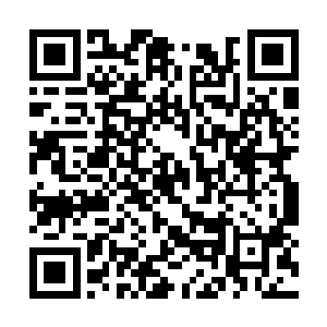 吕先生把包二哥的魂魄小心翼翼的收在了灯笼里面二维码生成