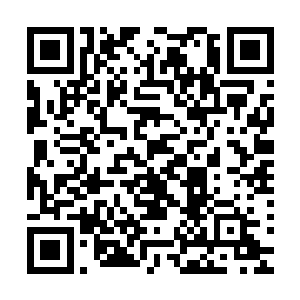 听说是前朝最有名的逐渐大师蒙万里仿照上古神剑莫邪所铸就二维码生成