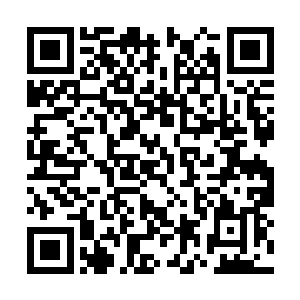 听风笑着将手里的红木托盘放在晏锦面前的小桌上二维码生成