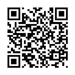 吴凡就把棠朵朵的柔软的小手松开了二维码生成