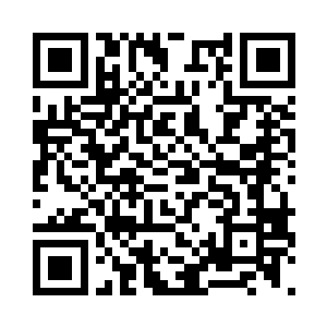 吴凡的大手瞬间就滑落到了不该触碰的地方二维码生成