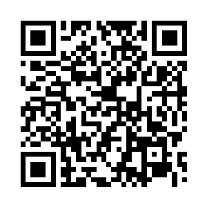 吴刚着急的朝着妹妹所处的位置挣扎二维码生成