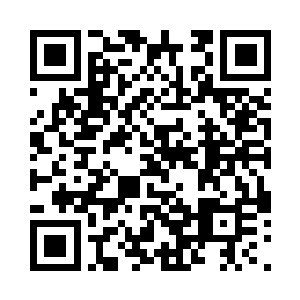 吴媚拉着赵纯良来到了一张空桌子前头二维码生成