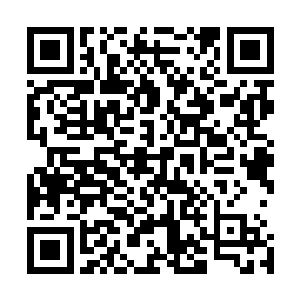 吴清源和薛雪等县委县政府领导人都闻讯赶到了招待所下面二维码生成