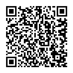 吴虎臣惊奇的发现本来是橙黄色的月之精华居然变成了金黄色的颜色二维码生成
