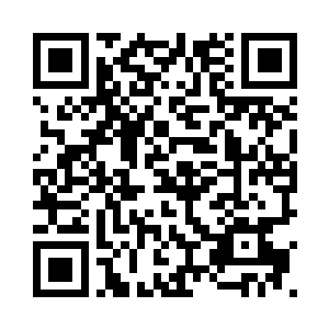 吴虎臣皱眉结果一张金黄色的卡片二维码生成