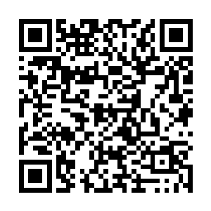 呆在一个单独的休息房间里的卡罗琳终于把心放了下来二维码生成