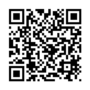 呈现在他眼前的是一座宏伟的城市二维码生成