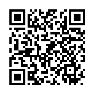 呈现在眼前的先是十几匹拉车的骏马二维码生成