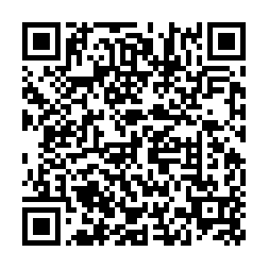 告诉她可以带着要好的同学一起来西安饭庄旁边的小吃店里找自己二维码生成