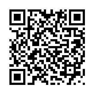 周围其他的顾客根本就没有看清他二维码生成
