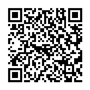 周围吴秋凤的几个女同伙吓的双手捂嘴闭上眼睛尖叫了起来二维码生成