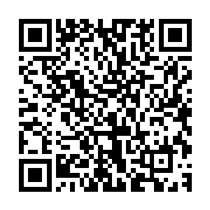 周围正在吃饭的几个同事正在用似有似无的奇怪目光打量他呢二维码生成