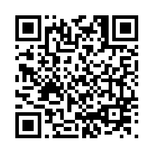 周围的人也是不断的给两人让出场地二维码生成