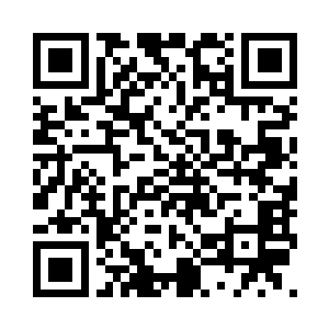 周围的人瞬间将目光全都放在了夏天的身上二维码生成