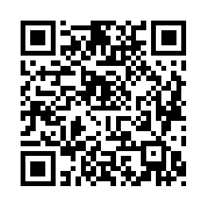 周围的人群中立刻就爆发出喧闹的议论声二维码生成