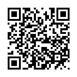 周围的其他人都纷纷上前和雨果握手祝贺二维码生成