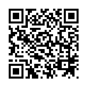 周围的旅客异样目光都往他们这里瞄二维码生成