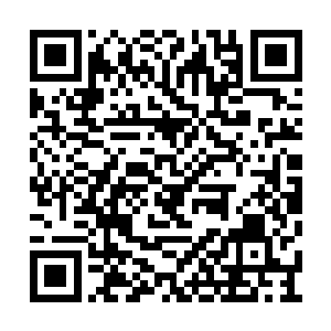 周围的窃笑声让他尴尬的恨不得找条地缝钻进去二维码生成