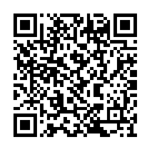 周围远远看热闹的众人全部都捂嘴笑了出来――二维码生成