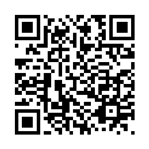 周围陆地山脉上厚厚的积雪连绵不止二维码生成