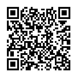 周围风起云涌的黑色雾气疯狂的向着他的身体涌去二维码生成