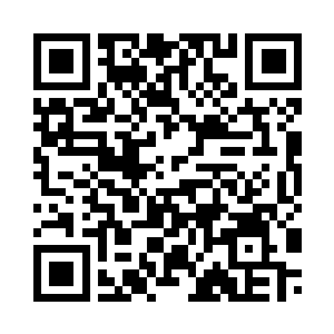 周大将军的眼神不时飘落在她肩头二维码生成