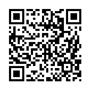 周帆态度有些倨傲的站在原地打量众人二维码生成