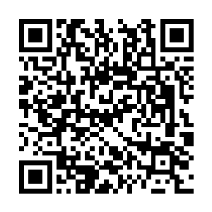 周御龙所化的剑光便已经追击到了那法老奥的身后二维码生成