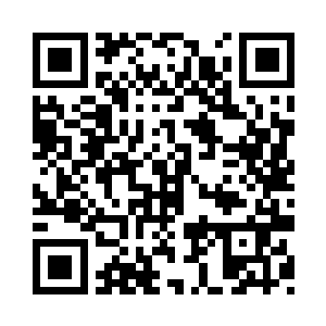 周毅和沈涛挤进人群左右分开一边喊道二维码生成