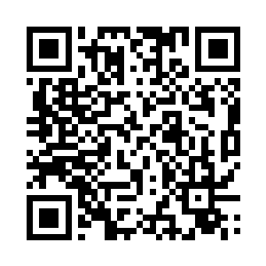 周狼和赵小柔连买的东西也没有放了二维码生成