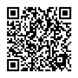 周狼感受着赵小柔的芊芊玉手在自己身上的抚摸二维码生成