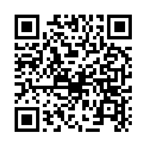 周遭还有绿色的花纹和分叉的树枝二维码生成