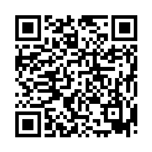 和他一起下棋的老张头看不得杨山的得意样二维码生成