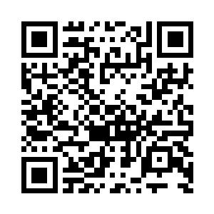 和刚走进门的几个弟兄碰了碰拳头二维码生成