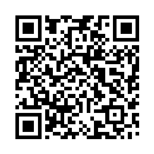 和周围那些年轻人的兴奋与躁动格格不入二维码生成