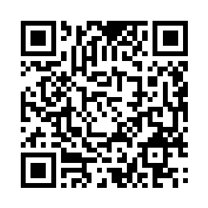 和地面上一列一列金属质感强烈的装甲车呼应二维码生成