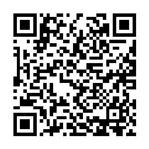 和当初莫咏欣从地宫中带出来的那个黑鼎一模一样二维码生成