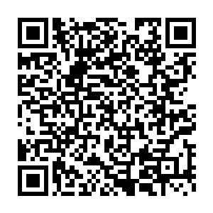 和流墨墨他们打了声招呼就带着还跟着他的黄一一和黄二二离开了二维码生成