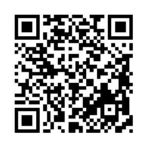 和足球形成了一个大约四十五度的夹角……二维码生成