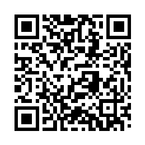 哀求我帮他带几句话回去――那个时候二维码生成