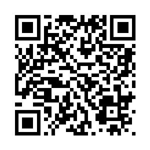 哈布斯则是已回到小几边的座位上二维码生成