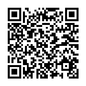 唐三十六让轩辕破从国教学院库房里找出来一把大伞二维码生成